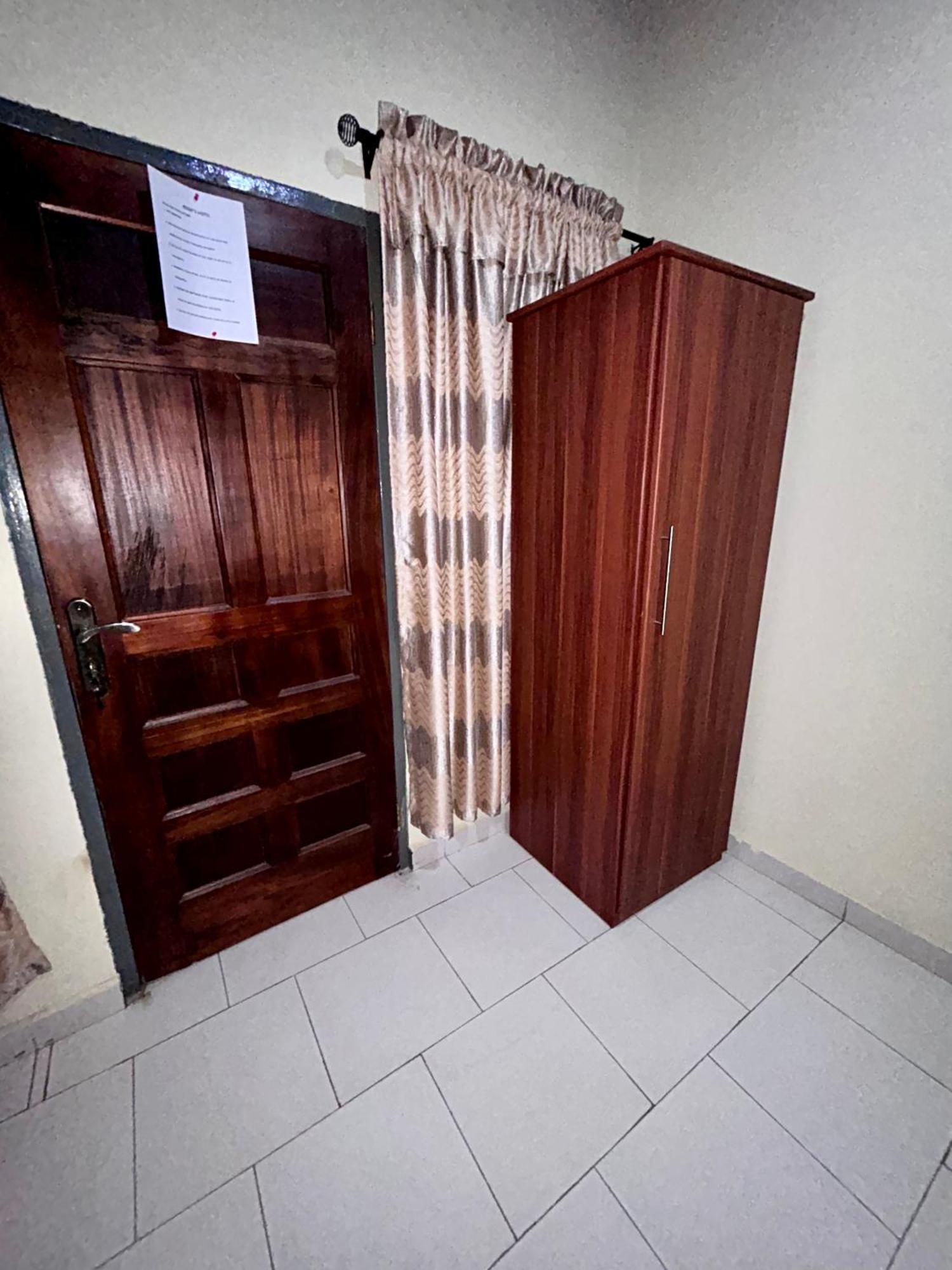 Adenta Jessie Hotel מראה חיצוני תמונה