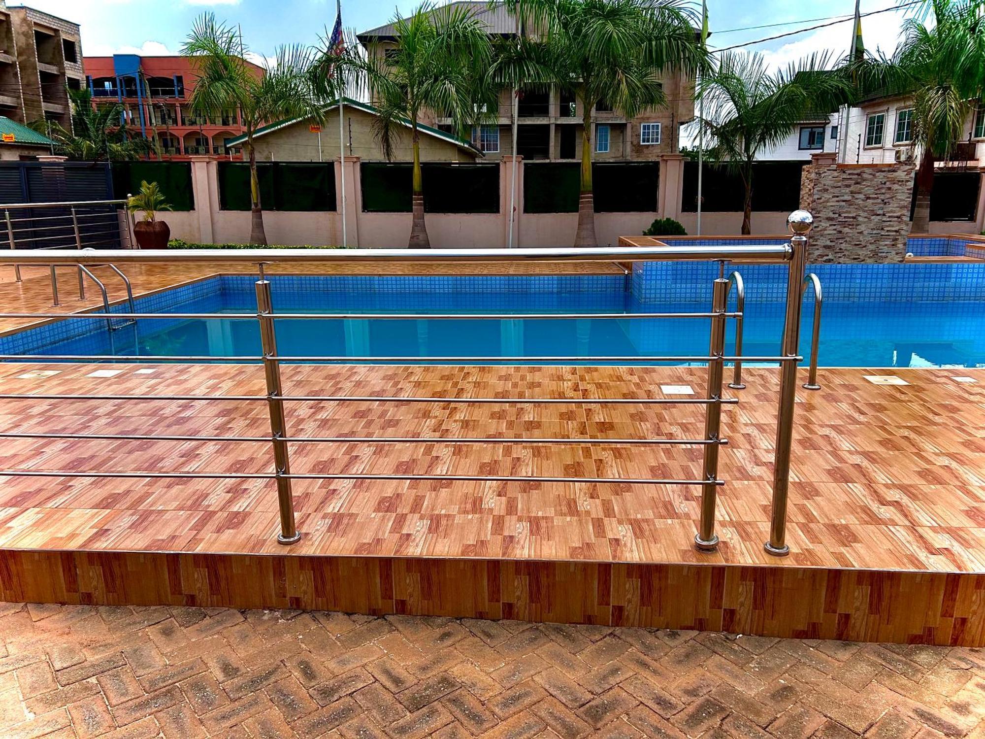 Adenta Jessie Hotel מראה חיצוני תמונה