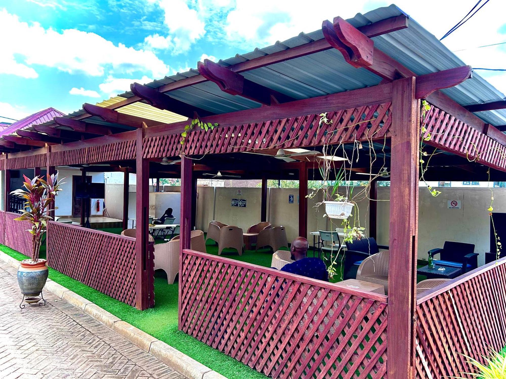 Adenta Jessie Hotel מראה חיצוני תמונה
